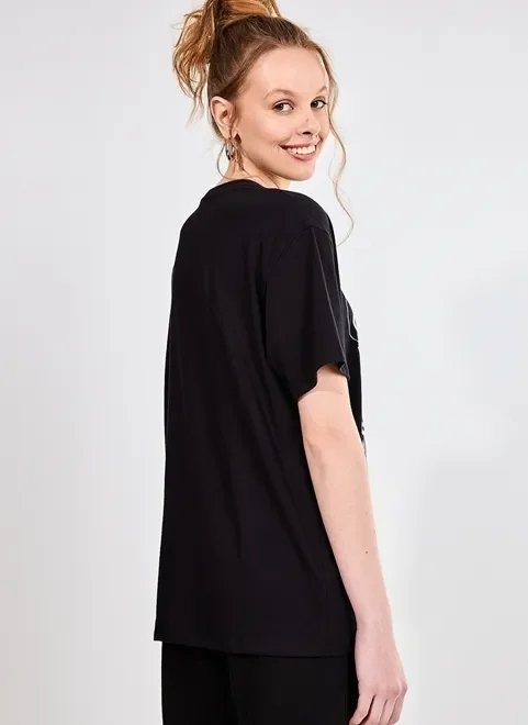 camiseta oversized com dragão camiseta oversized com dragão