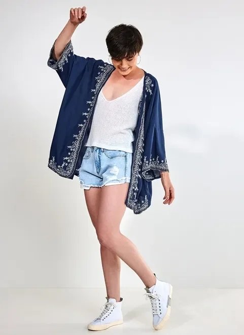 short jeans claro desfiado cintura média short jeans claro desfiado cintura média