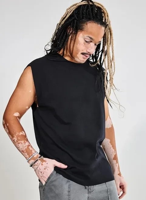 kit pulseiras prateadas, pretas e azuis kit pulseiras prateadas, pretas e azuis