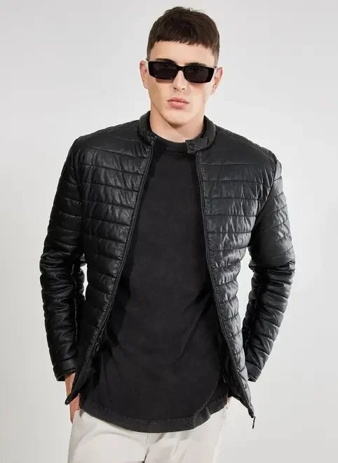 jaqueta puffer em material sintético jaqueta puffer em material sintético