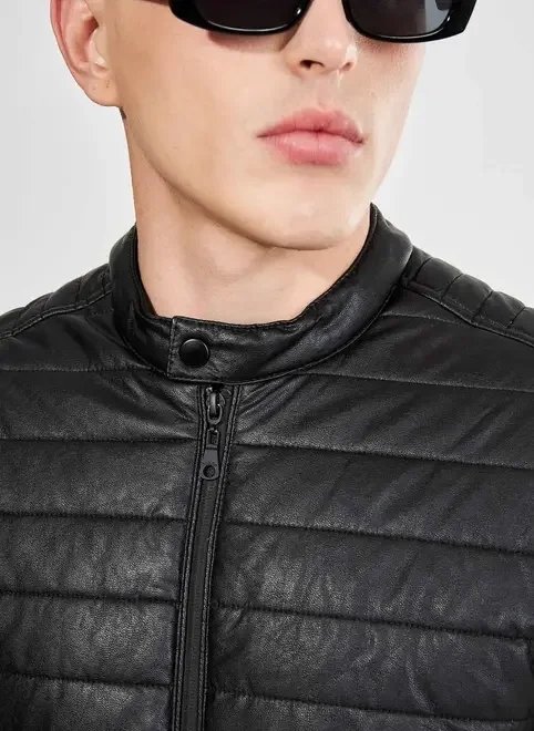 jaqueta puffer em material sintético jaqueta puffer em material sintético