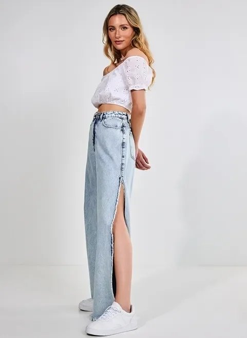 calça jeans wide leg com fenda calça jeans wide leg com fenda