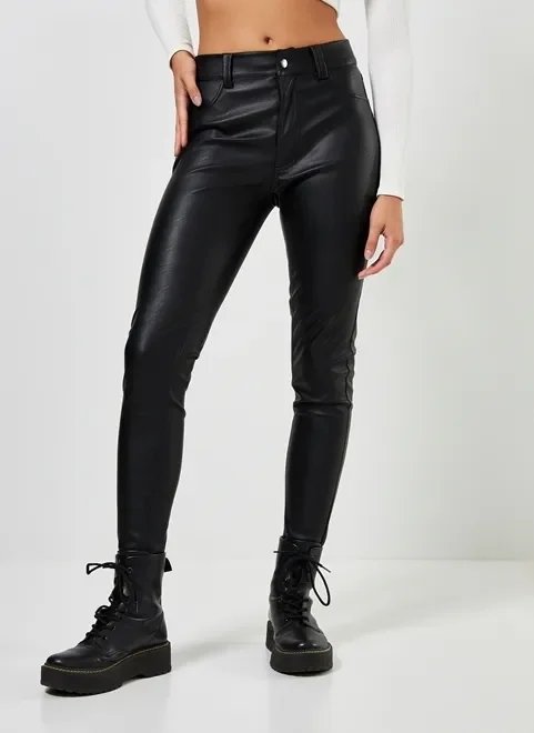 calça skinny preta em tecido sintético calça skinny preta em tecido sintético