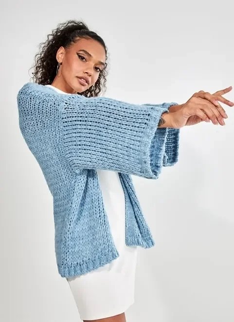 cardigan estilo kimono em tricô azul cardigan estilo kimono em tricô azul