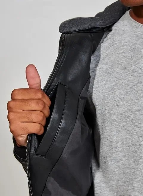 jaqueta preta com capuz jaqueta preta com capuz