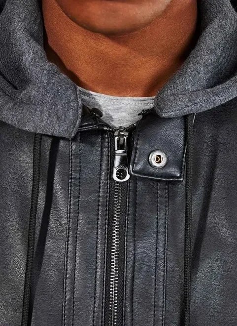 jaqueta preta com capuz jaqueta preta com capuz