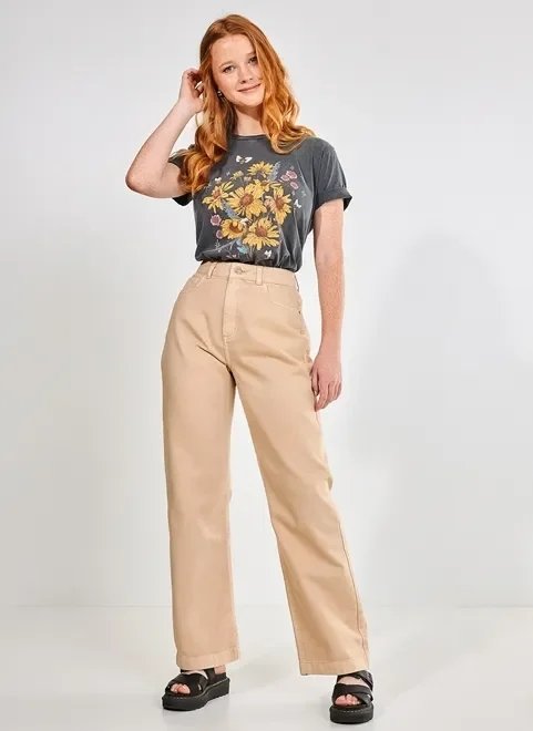 camiseta cinza chumbo com girassóis camiseta cinza chumbo com girassóis
