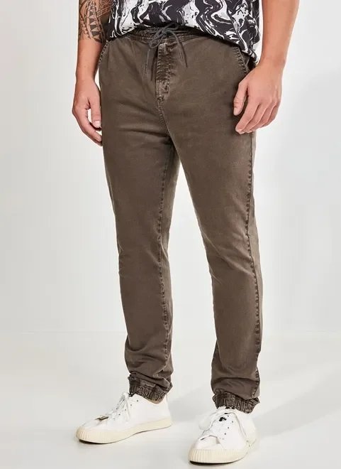calça jogger em sarja marrom escuro calça jogger em sarja marrom escuro