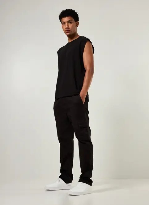 calça cargo em sarja preta calça cargo em sarja preta