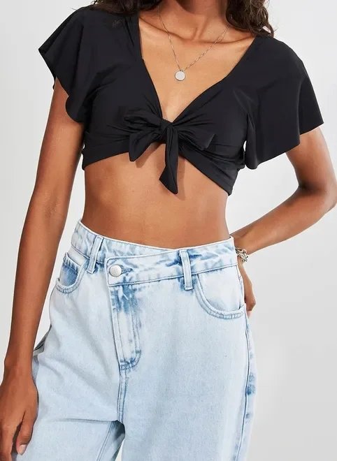 blusa cropped preta com amarração blusa cropped preta com amarração