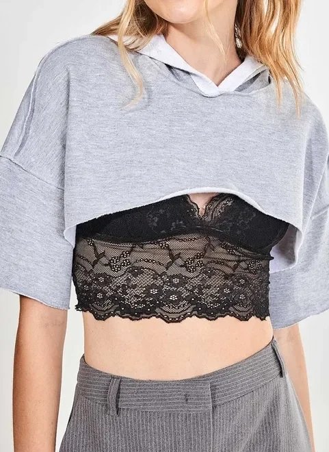 blusa super cropped com capuz blusa super cropped com capuz