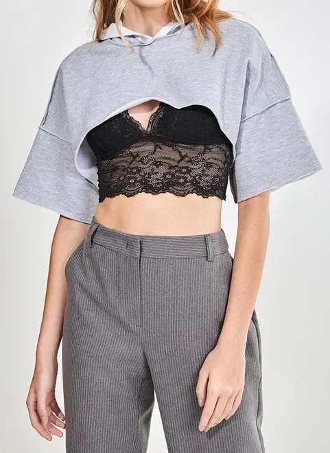blusa super cropped com capuz blusa super cropped com capuz