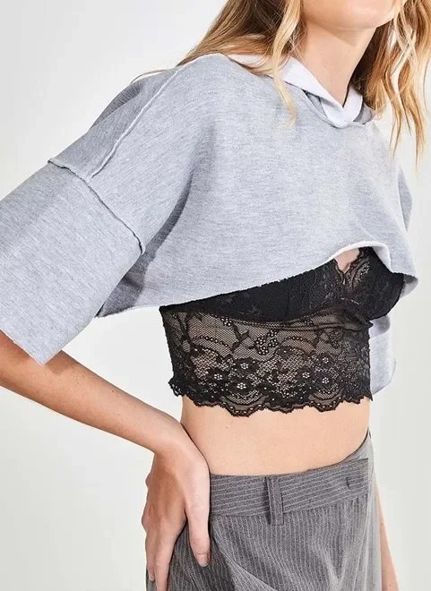 blusa super cropped com capuz blusa super cropped com capuz