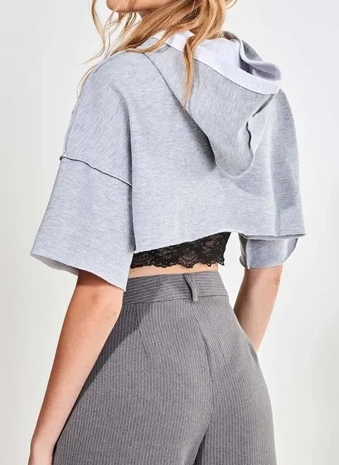 blusa super cropped com capuz blusa super cropped com capuz