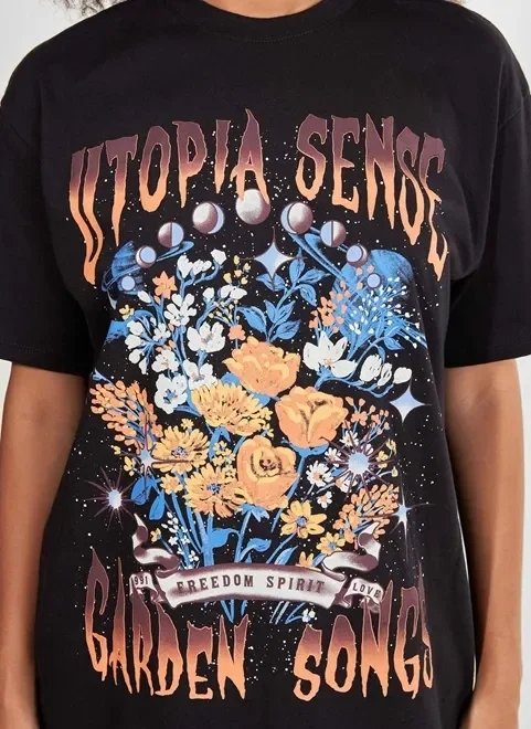 camiseta oversized com estampa utopia camiseta oversized com estampa utopia