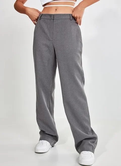 calça de alfaiataria cinza calça de alfaiataria cinza