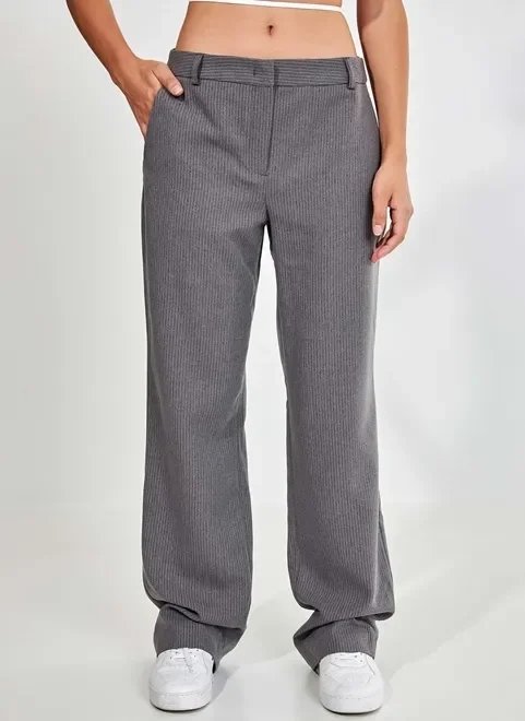 calça de alfaiataria cinza calça de alfaiataria cinza