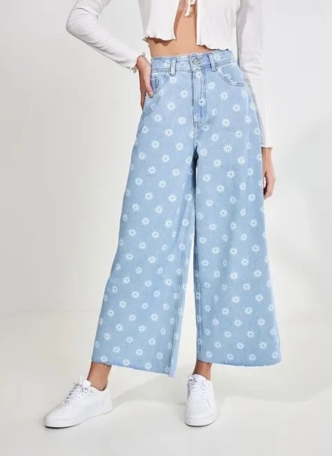 calça jeans wide leg com margaridas calça jeans wide leg com margaridas