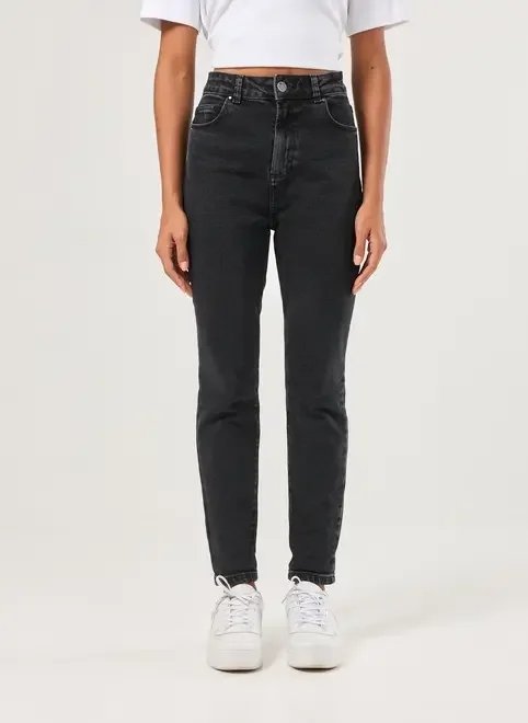 calça mom jeans preta calça mom jeans preta