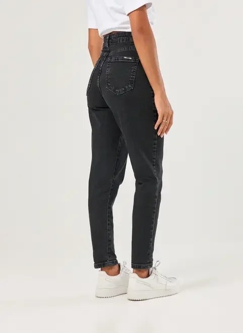 calça mom jeans preta calça mom jeans preta
