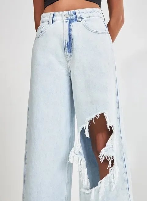 calça wide leg jeans clara com rasgo calça wide leg jeans clara com rasgo