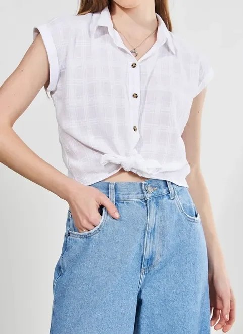 camisa off-white com texturinha camisa off-white com texturinha