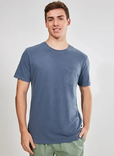 camiseta estonada azul marinho com bolso camiseta estonada azul marinho com bolso