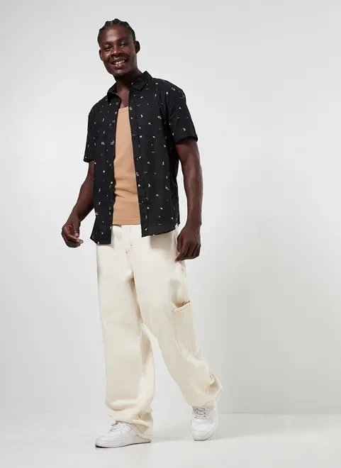 camisa preta com desenhos pequenos camisa preta com desenhos pequenos