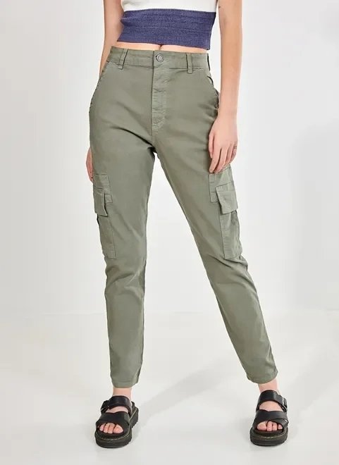 calça cargo reta verde militar calça cargo reta verde militar