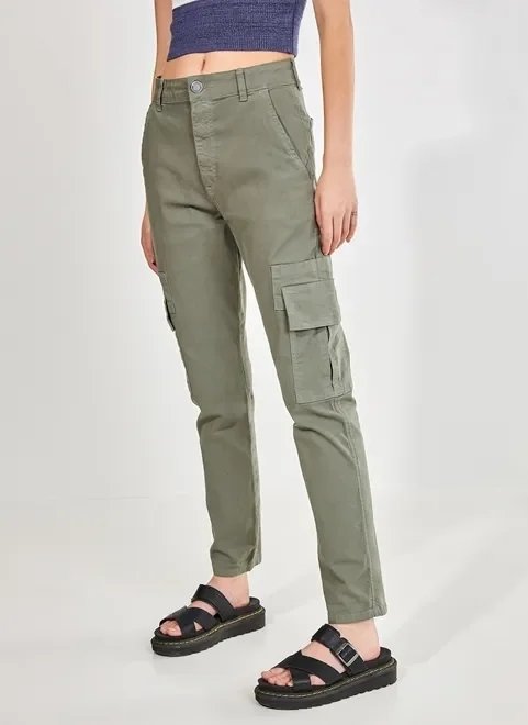 calça cargo reta verde militar calça cargo reta verde militar