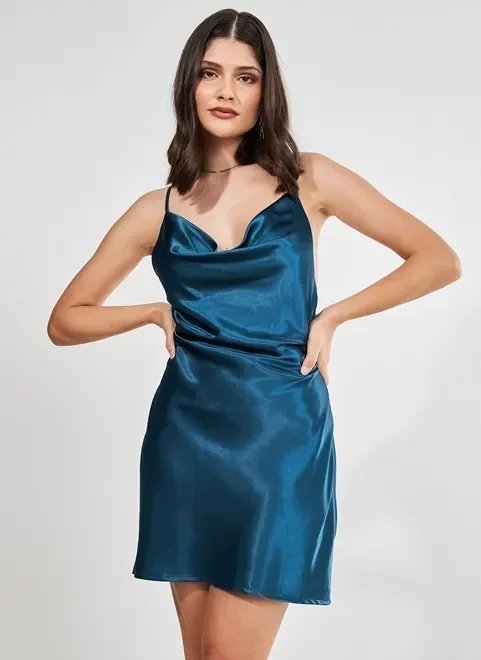 vestido de cetim gola degagê vestido de cetim gola degagê