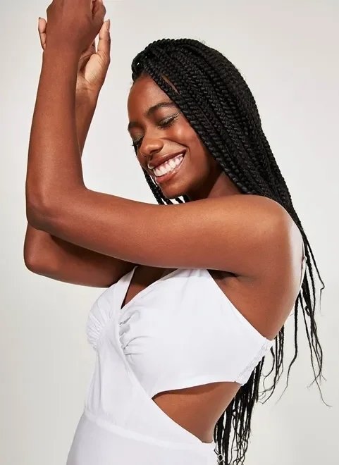 vestido longo off-white com cut out vestido longo off-white com cut out