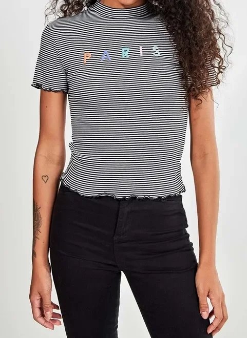 blusa listrada com escrito colorido blusa listrada com escrito colorido