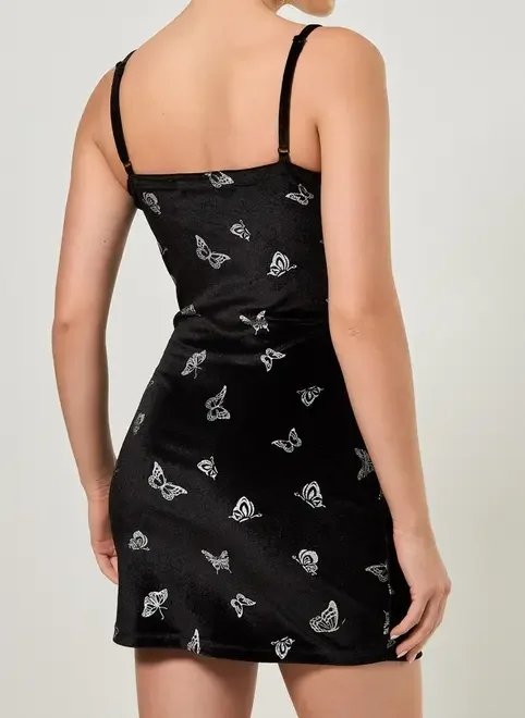 vestido em veludo com borboletas vestido em veludo com borboletas