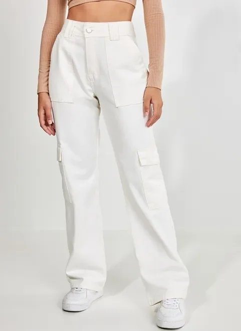 calça cargo reta off-white calça cargo reta off-white