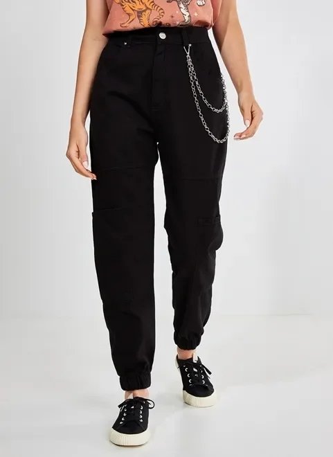 calça jogger preta com corrente calça jogger preta com corrente