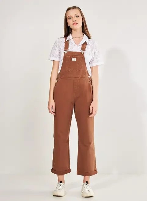 macacão de sarja marrom macacão de sarja marrom