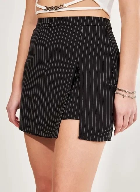 short saia fendinha risca de giz short saia fendinha risca de giz