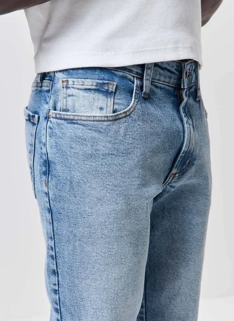 calça slim em jeans claro calça slim em jeans claro