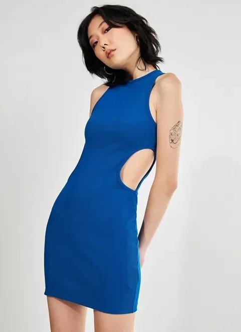 vestido azul com cut out vestido azul com cut out