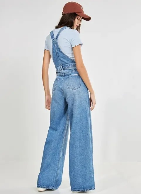 macacão jeans wide leg macacão jeans wide leg