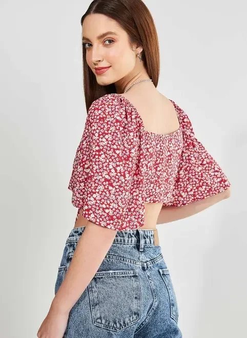 blusa cropped vermelha com florzinhas blusa cropped vermelha com florzinhas