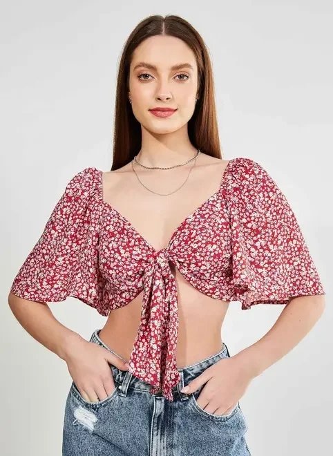 blusa cropped vermelha com florzinhas blusa cropped vermelha com florzinhas
