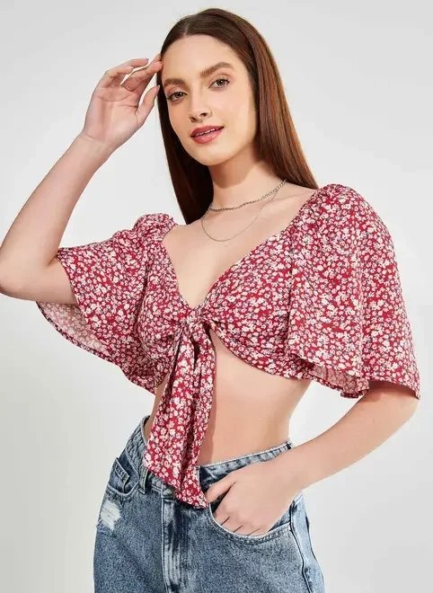 blusa cropped vermelha com florzinhas blusa cropped vermelha com florzinhas