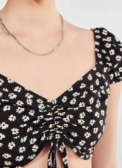 cropped preto com margaridas cropped preto com margaridas