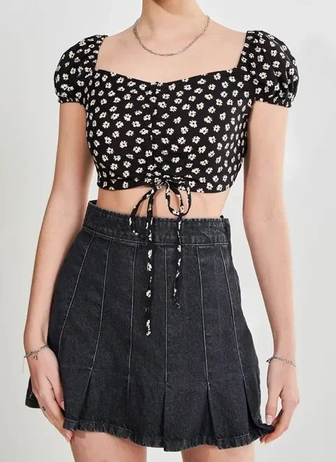 cropped preto com margaridas cropped preto com margaridas