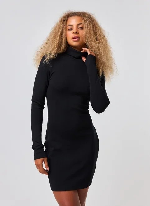 vestido manga longa com golinha vestido manga longa com golinha