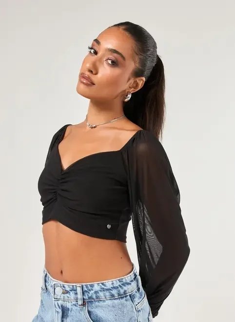 blusa cropped com manga de tule blusa cropped com manga de tule