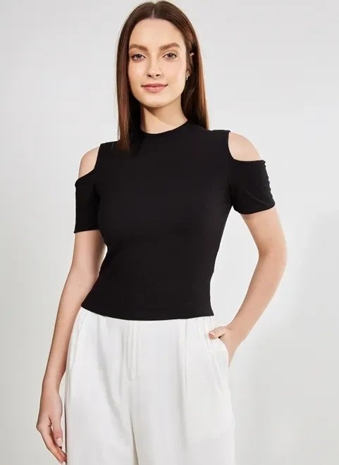 blusa preta com ombro de fora blusa preta com ombro de fora