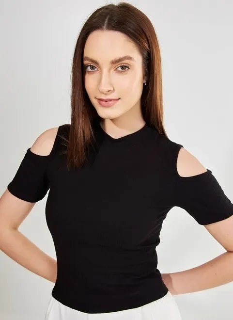 blusa preta com ombro de fora blusa preta com ombro de fora